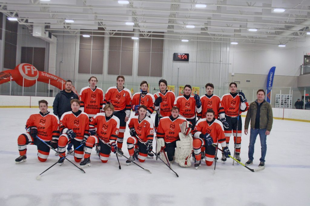 Formation professionnelle des Navigateurs - Retour sur le Rendez-vous provincial de hockey de la FP 2025 - Centre de formation professionnelle Gabriel-Rousseau