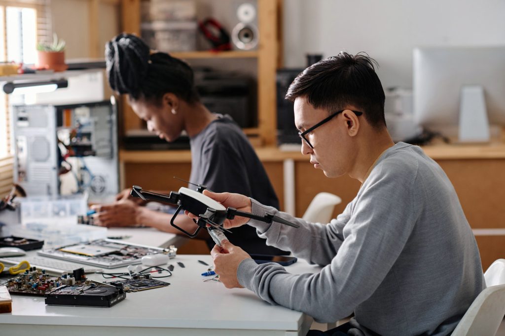 DEP Réparation et service en électronique : de nouvelles places sont disponibles dès cet automne! Au Centre de formation professionnelle Gabriel-Rousseau