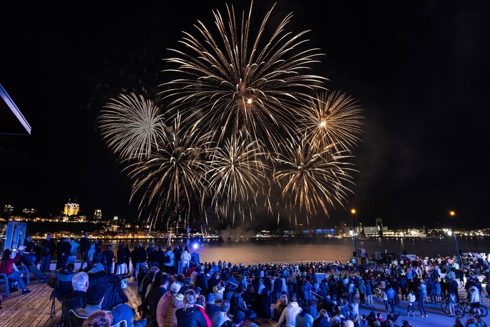 Expérience CFPGR - Kayak sur le fleuve Saint-Laurent (Québec - Lévis) Expérience CFPGR - Les Grands Feux Loto-Québec à Lévis