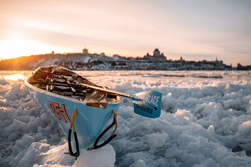 Expérience CFPGR - Canot à glace à Lévis avec Québec en arrière-plan Expérience CFPGR - Canot à glace à Lévis avec Québec en arrière-plan