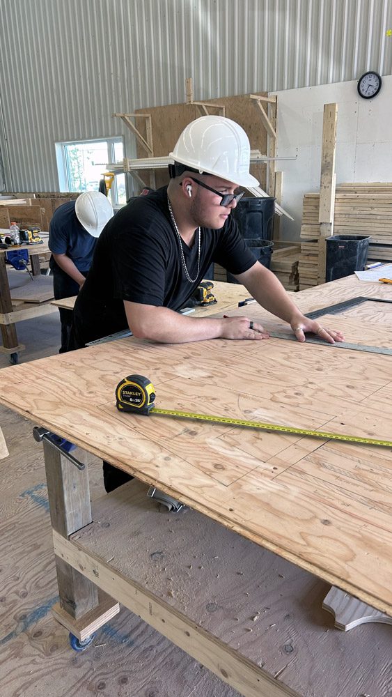 Des camps d’initiation inspirants qui éveillent l’intérêt des jeunes pour les métiers - Été 2025 - Camp charpenterie-menuiserie (centre de formation professionnelle de Lévis)