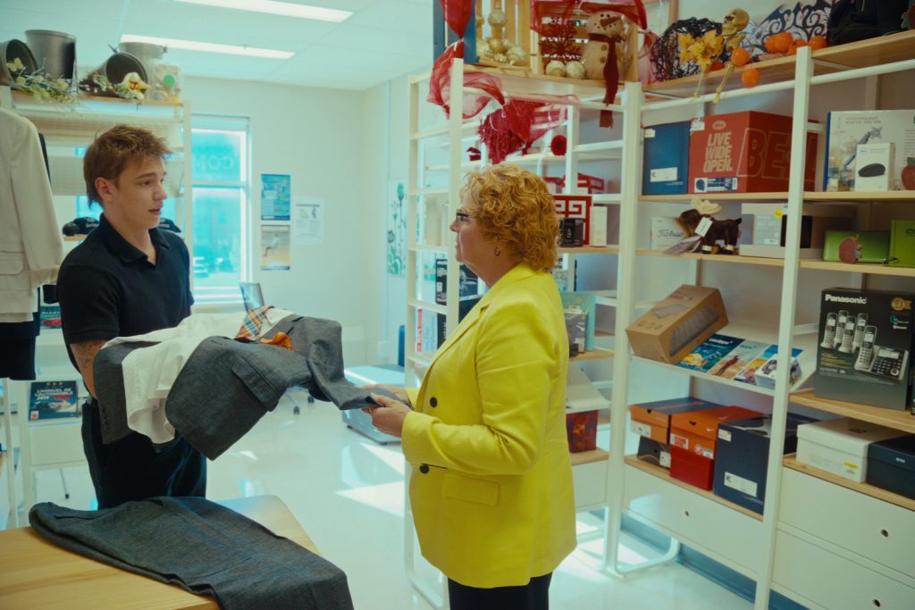 Centre de formation professionnelle Gabriel-Rousseau (CFPGR) - Mise en situation en vente DEP Vente-conseil Centre de formation professionnelle Gabriel-Rousseau (CFPGR) - Mise en situation en vente