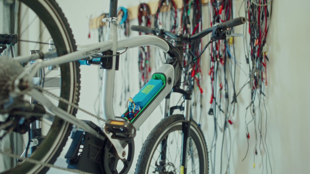 Le DEP Réparation et service en électronique du centre de formation professionnelle Gabriel-Rousseau (CFPGR), en vidéo - Vélo électrique Le DEP Réparation et service en électronique du centre de formation professionnelle Gabriel-Rousseau (CFPGR), en vidéo - Vélo électrique