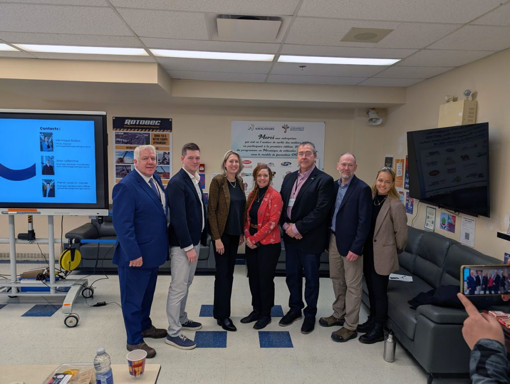 Visite de Naval Québec au centre de formation professionnelle de mécanique de véhicule lourd : le CSSDN au cœur du développement des compétences en construction navale