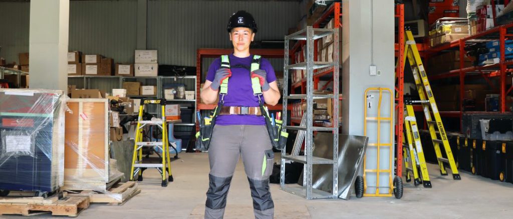 Angélique Marcoux - DEP Électricité au centre de formation professionnelle Gabriel-Rousseau - Pionnières de la compétence - Formation professionnelle des Navigateurs Angélique Marcoux - DEP Électricité au centre de formation professionnelle Gabriel-Rousseau - Pionnières de la compétence