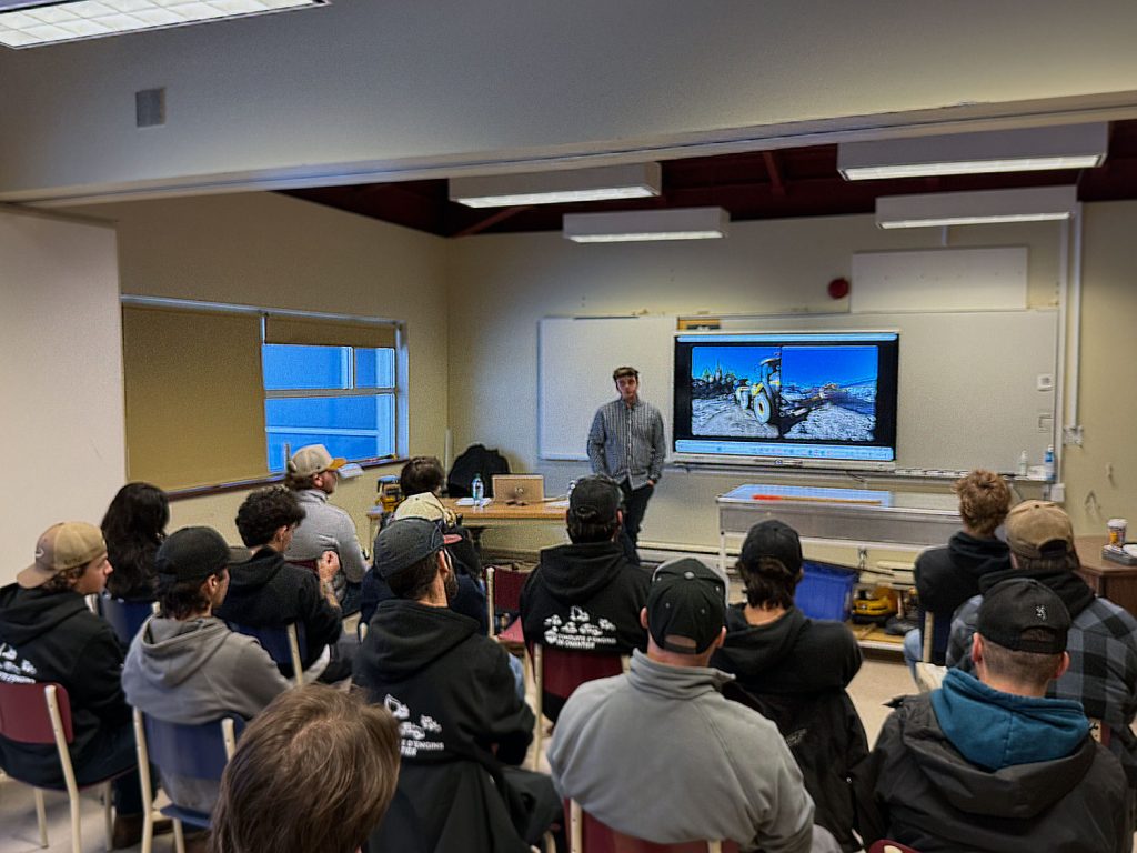 Une journée carrière réussie au centre national de conduite d’engins de chantier Une journée carrière réussie au centre national de conduite d’engins de chantier