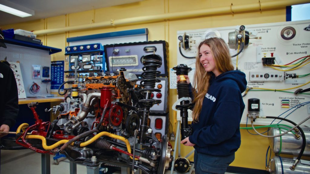 DEP Conseil et vente de pièces d'équipement motorisé au centre de formation en mécanique de véhicules lourds - Formation professionnelle des Navigateurs DEP Conseil et vente de pièces d'équipement motorisé au centre de formation en mécanique de véhicules lourds
