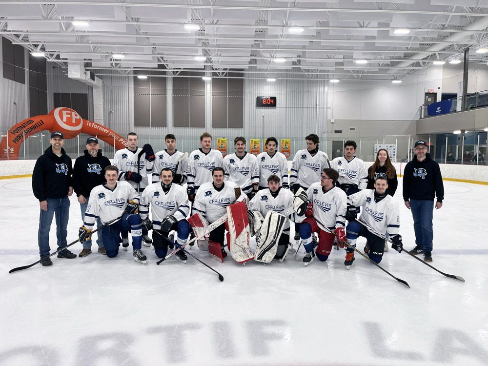 Équipe du centre de formation professionnelle de Lévis La formation professionnelle des Navigateurs se distingue sur la glace! - Équipe du centre de formation professionnelle de Lévis