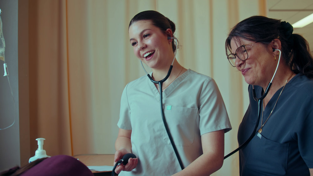 Une nouvelle vidéo pour découvrir le DEP Santé, assistance et soins infirmiers du centre de formation professionnelle de Lévis - Formation professionnelle des Navigateurs Une nouvelle vidéo pour découvrir le DEP Santé, assistance et soins infirmiers du centre de formation professionnelle de Lévis